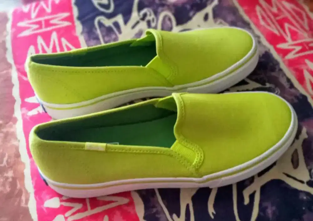 DIJUAL Rp 199rb, Separu Slip On KEDS, Lemon, Sz 35, Ori,, China