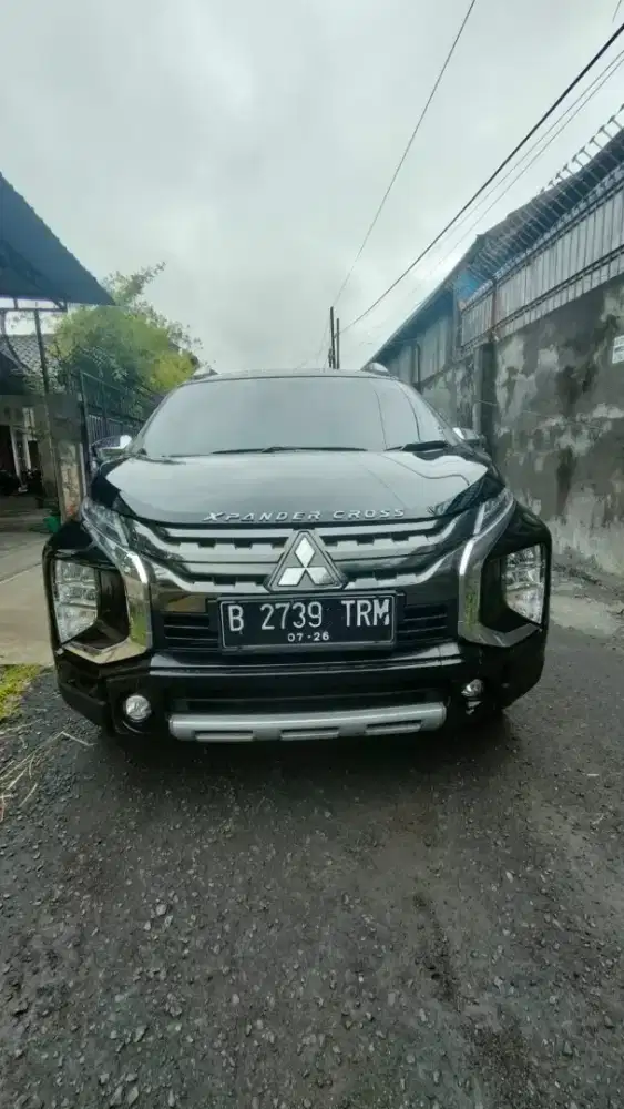 JUAL CEPAT MOBIL PRIBADI XPANDER 2021 CROSS MATIC WARNA HITAM