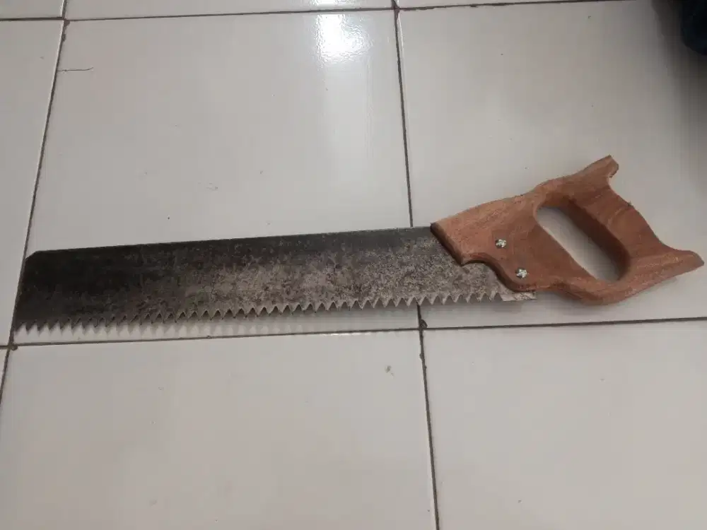 Gergaji untuk potong bata ringan