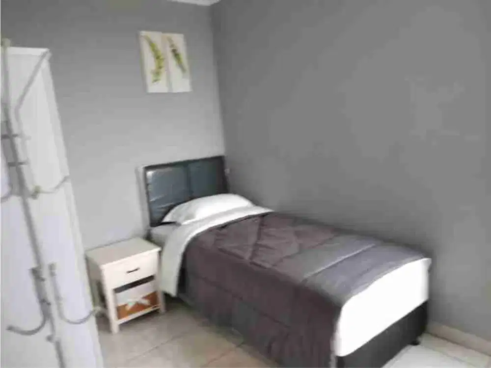di sewa kan apartemen french walk tower paris lt 23 full furnish unit bagus dan bersih. pertahun