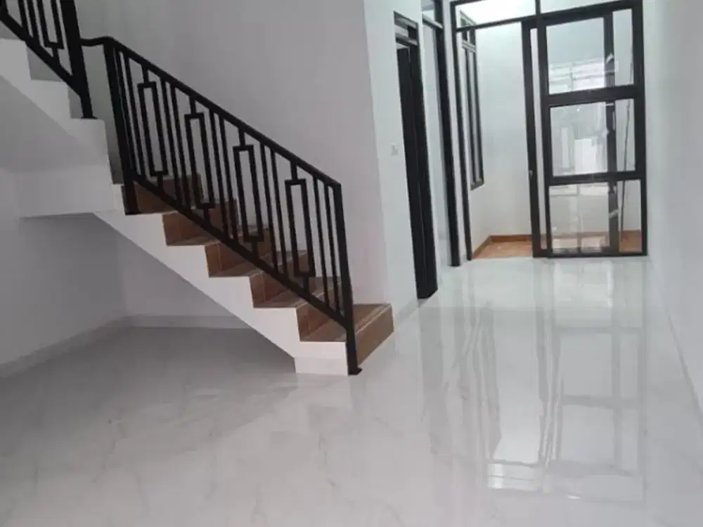 Rumah Lokasi Terdepan Cantik Siap Huni di Harapan Indah Bekasi