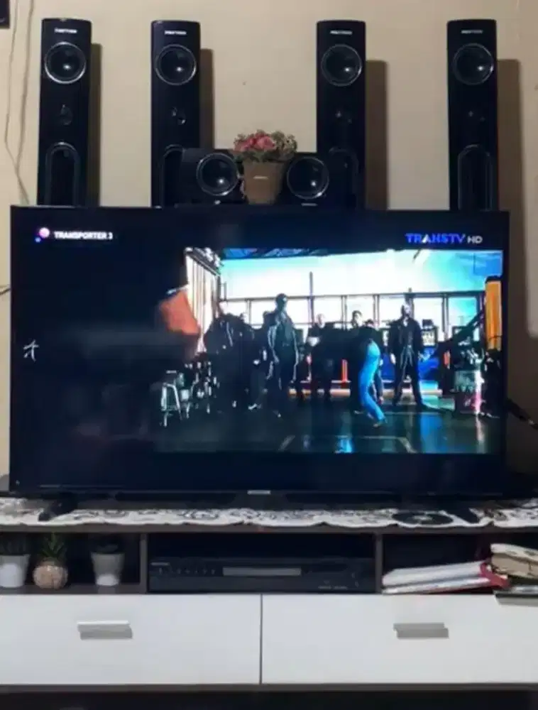 1 SET Home Theàter and Speaker Second