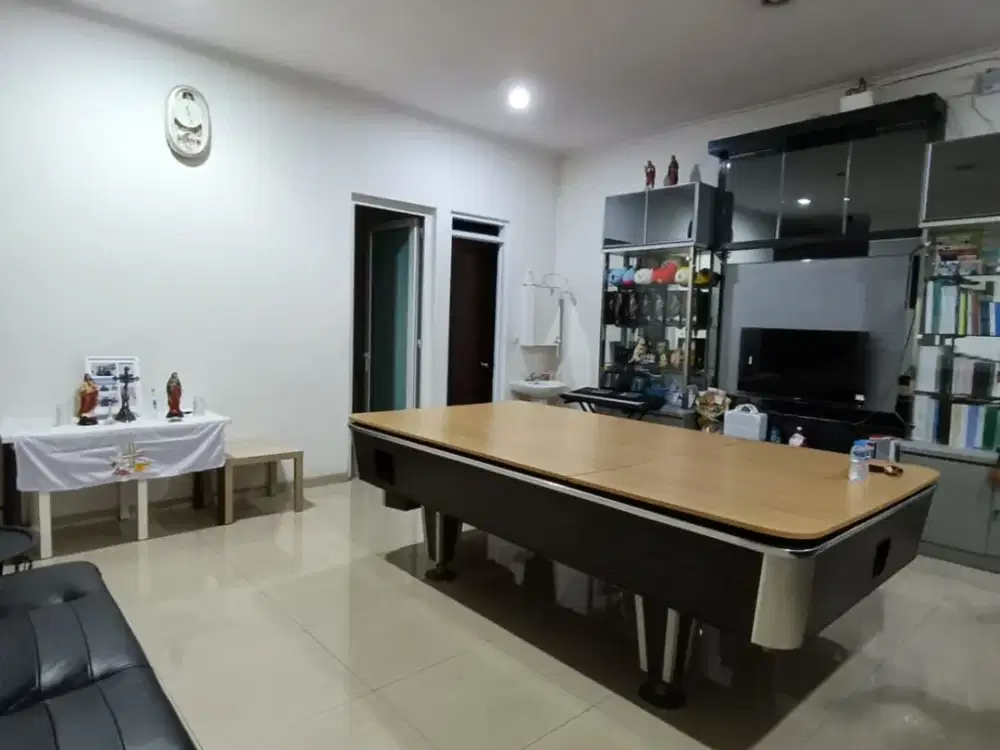 Rumah Terawat Siap Huni Semi Furnish di Batununggal Mulia