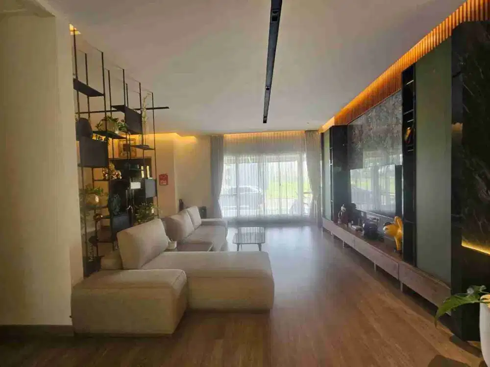 dijual rumah PIK golf island 8x25 ready