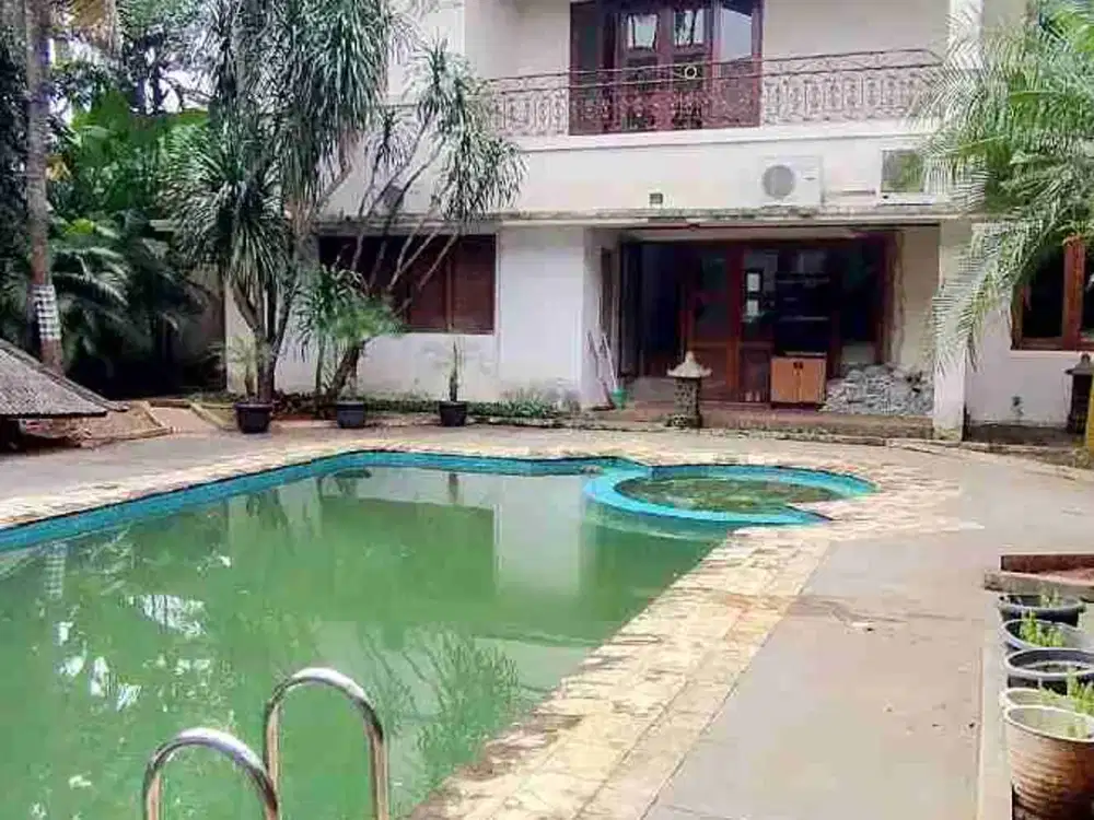 Dijual dengan Harga Dibawah Pasaran!
Rumah Nuansa Bali di Cluster Eksklusif Bintaro, Pesanggrahan, Jakarta Selatan, dengan Kolam Renang dan Lingkungan Nyaman