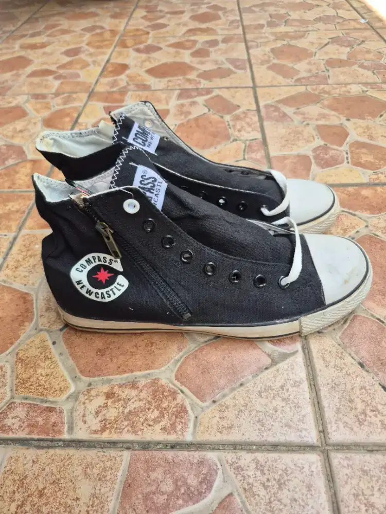 Sepatu Kets Casual Sekolah Compass New Castle Hitam Putih Ukuran 41