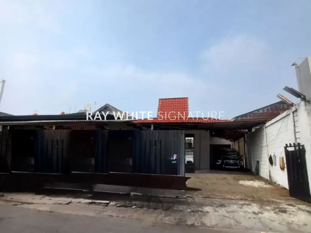 Rumah Cocok Untuk Usaha di Jl. Damai dekat MRT Haji Nawi