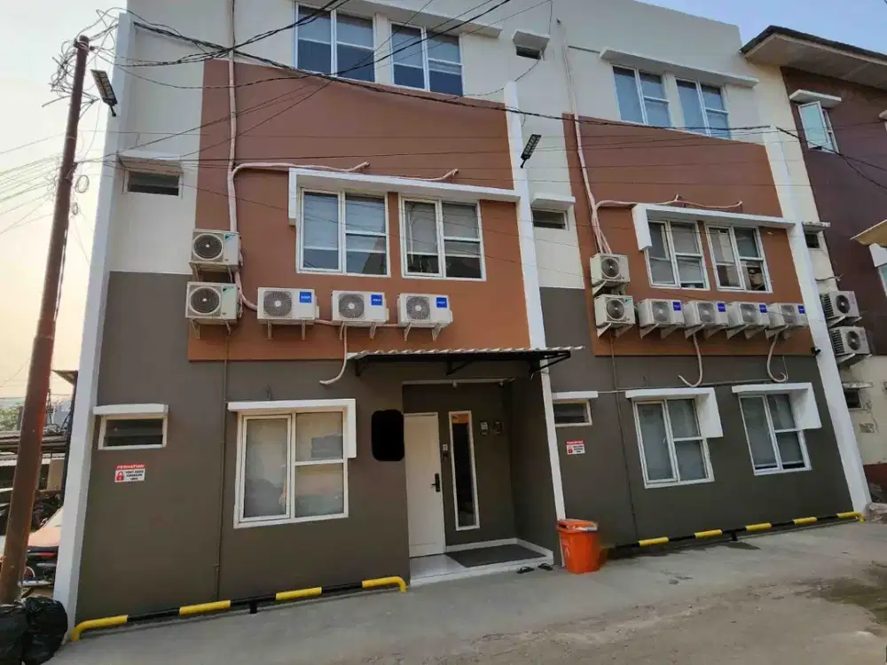 Kost 3 Lantai 20 Kamar Furnished Roi 11% di Kelapa Dua