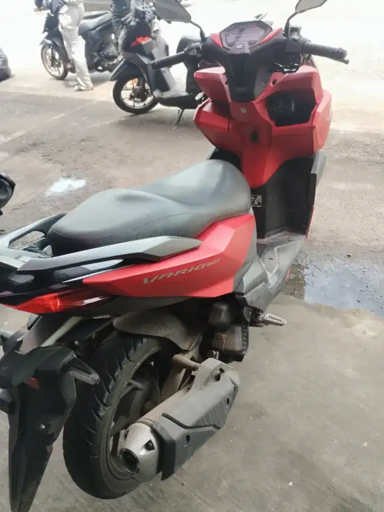 Di jual cepat sepeda motor  vario 160 cc tahun 2022