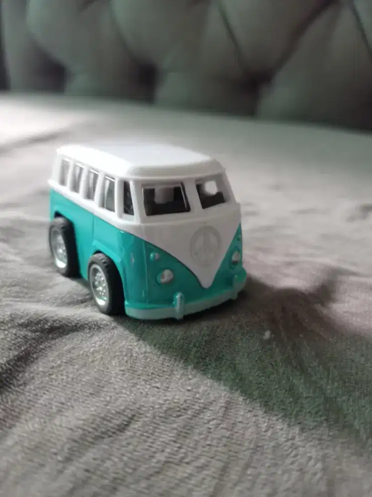 Mainan die cast pw combi