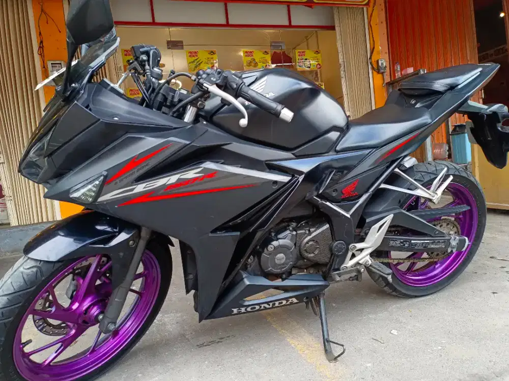 Honda CBR New facelit LED 150CC Tahun 2018 JOZZZ Mesin Halus Siap Gass