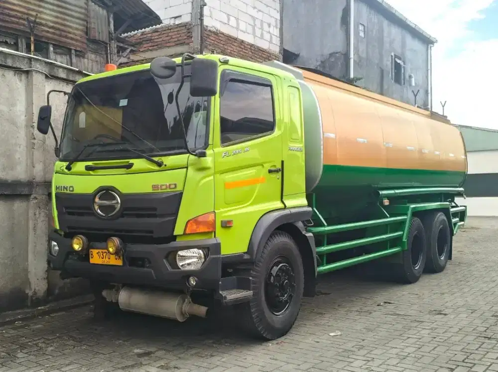 46rbKM+banBARU MURAH Hino tronton 6x2 FL 235 JN tangki minyak air 2019
