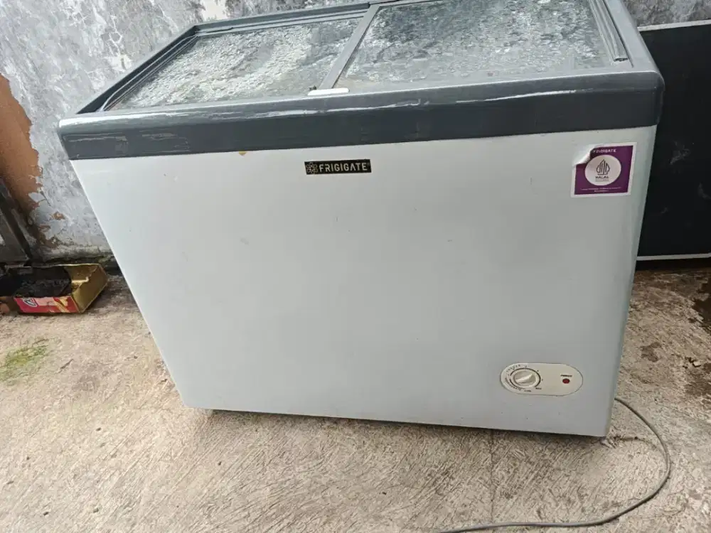 Freezer Frozen atau es normal