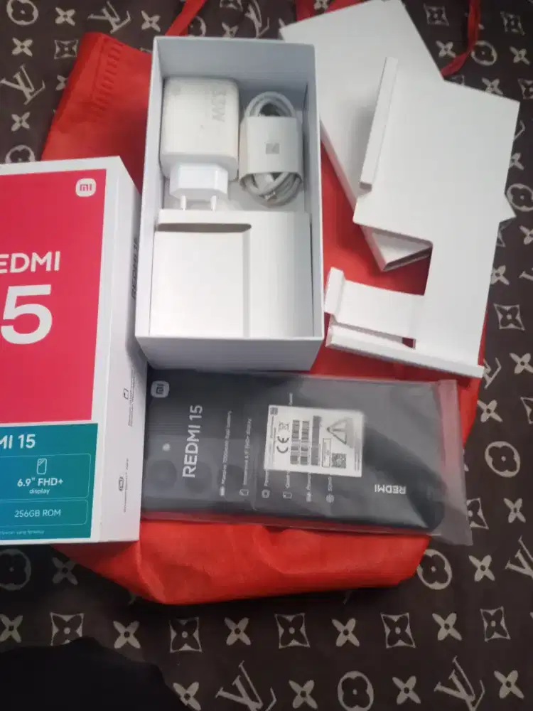 Redmi 15 ram 8+8/256 Pemakaian 15 hari jual Krn ad kprluan