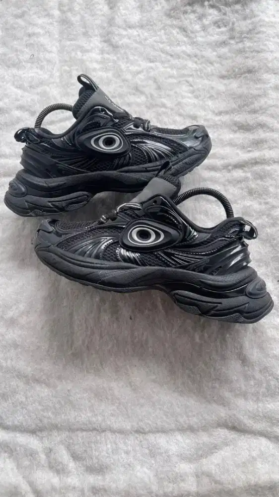 Sepatu bekas old order turbo black size 40/26cm mulus