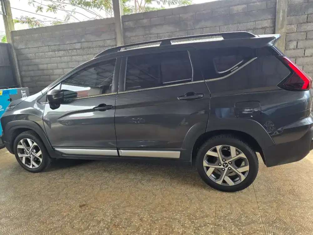 Mitsubishi Expander cross Premium Package At 2023 km Rendah