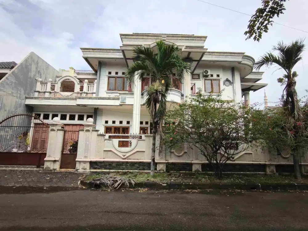 Rumah Hoek Luas di Perum Metland Cakung Jakarta Timur