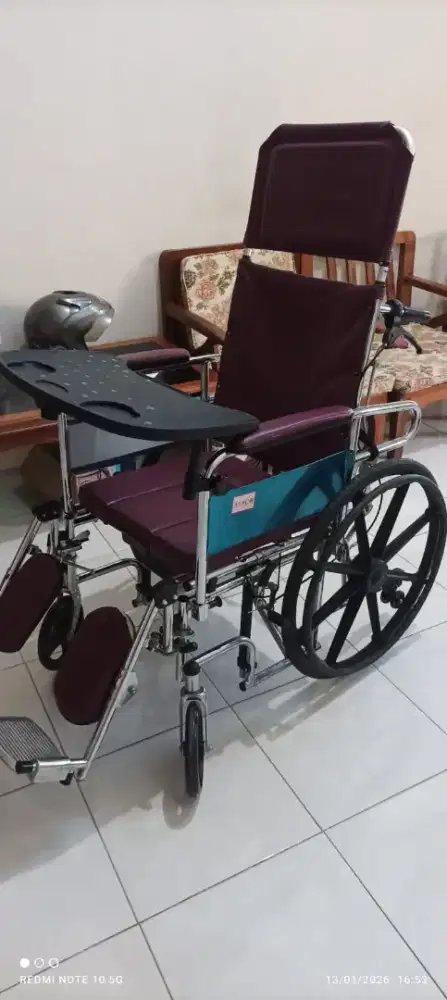 Kursi roda 4 in 1 multifungsi + meja makan + toilet