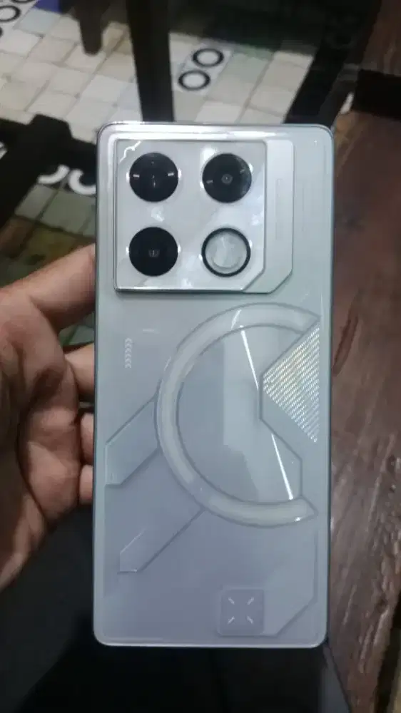 infinix gt 20pro 16/256 + coller