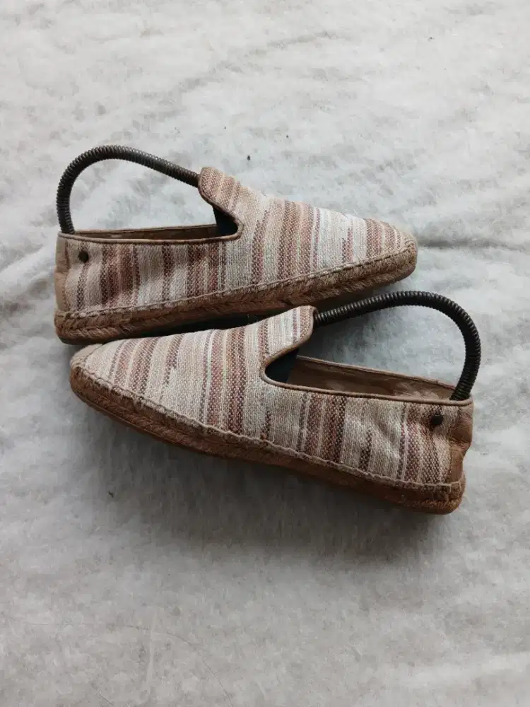 Sepatu bekas UGG australia slip on size 39/25cm original muluz