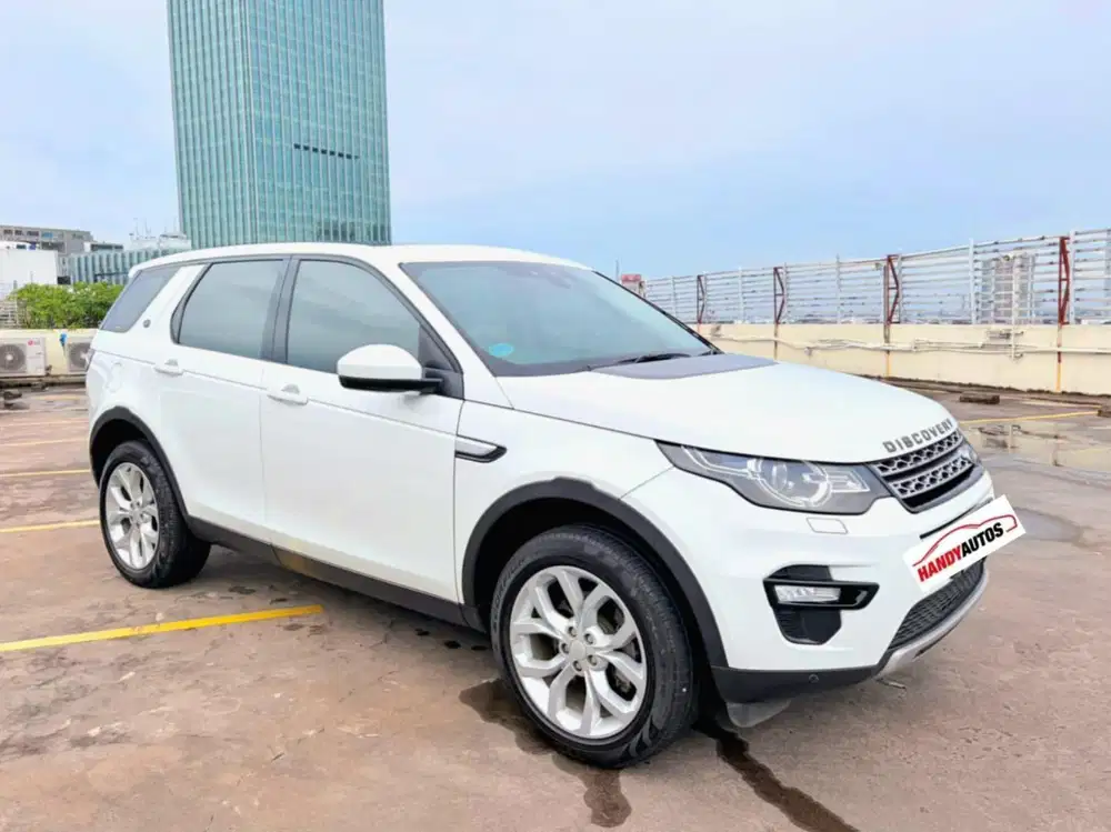 Land Rover Discovery Tahun 2015 Bensin Automatic Putih