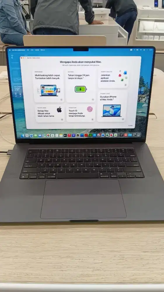 MacBook Pro (14 inci)¹ Chip M5