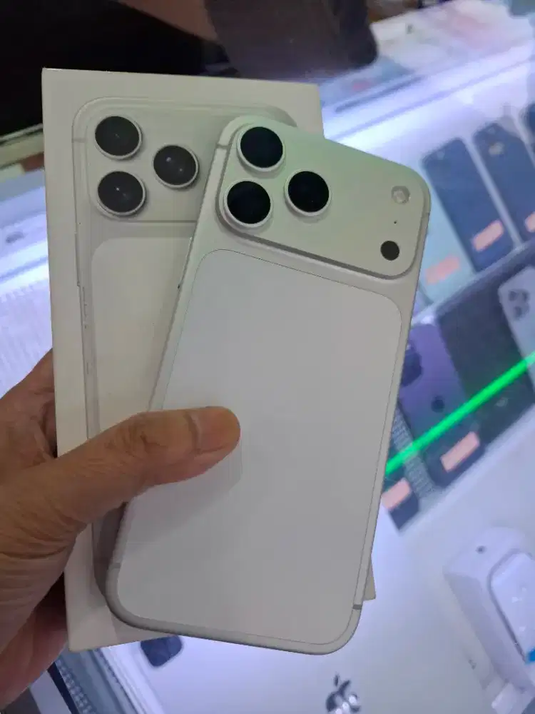 IPHONE 17 PROMAX 256 GRS NOV 2026 SILVER