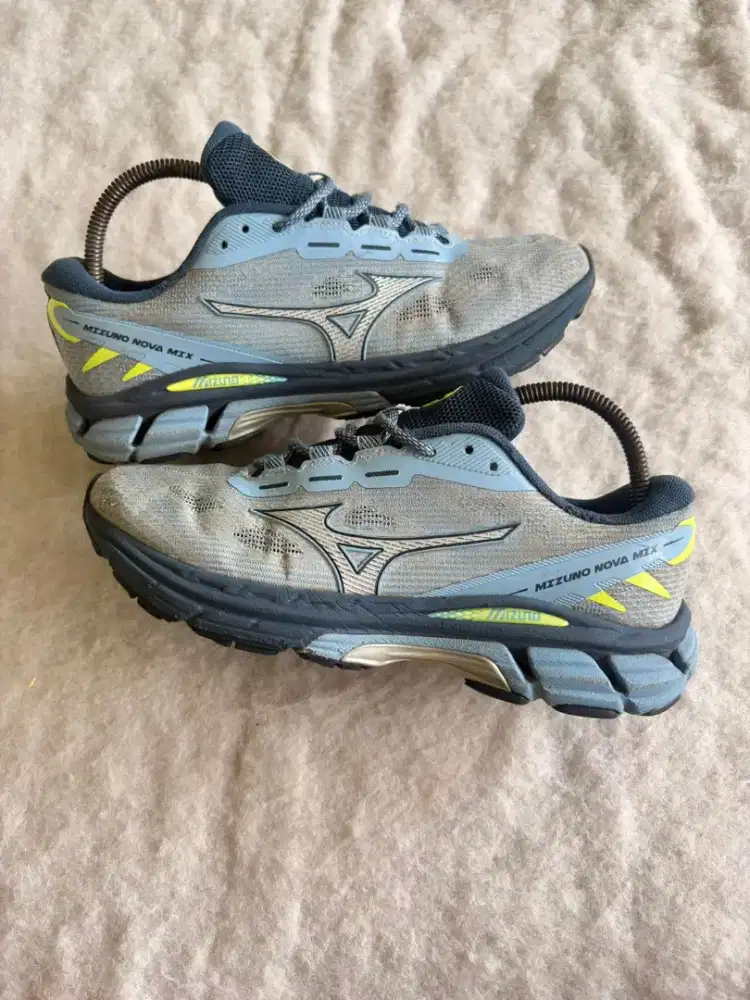 Sepatu bekas mizuno running size 40.5 original mulus