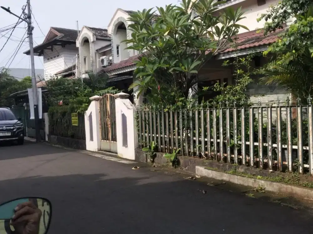 RUMAH DIJUAL DI CILANDAK DEKAT MALL CITOS
