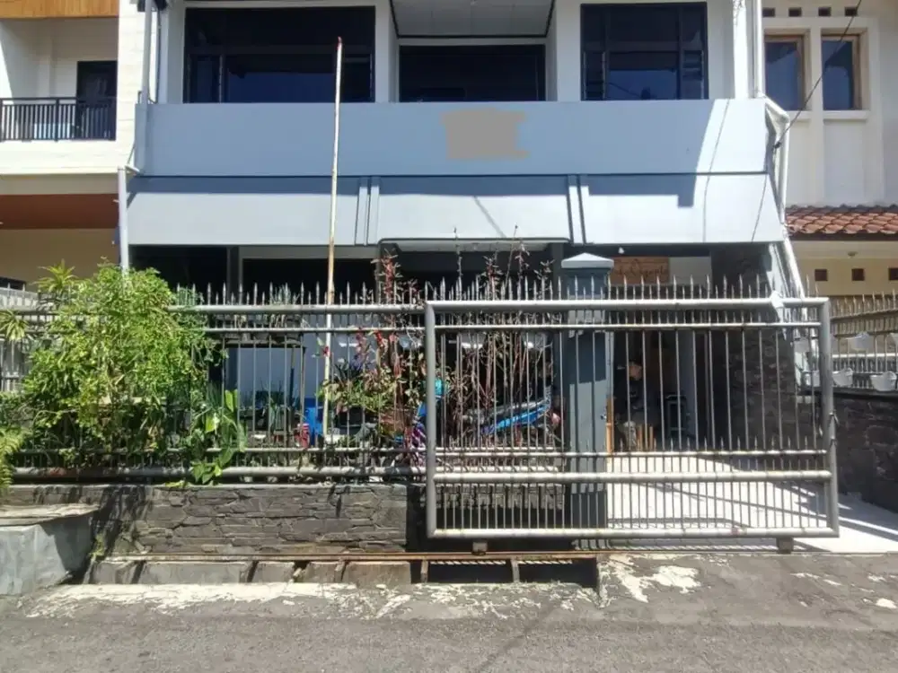 RUMAH BAGUS 2 LANTAI STRATEGIS SIAP HUNI DI CIKUTRA BANDUNG