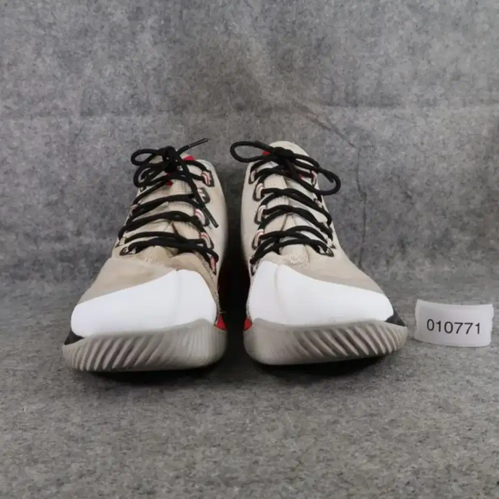 Sepatu Adidas original size 44 2/3