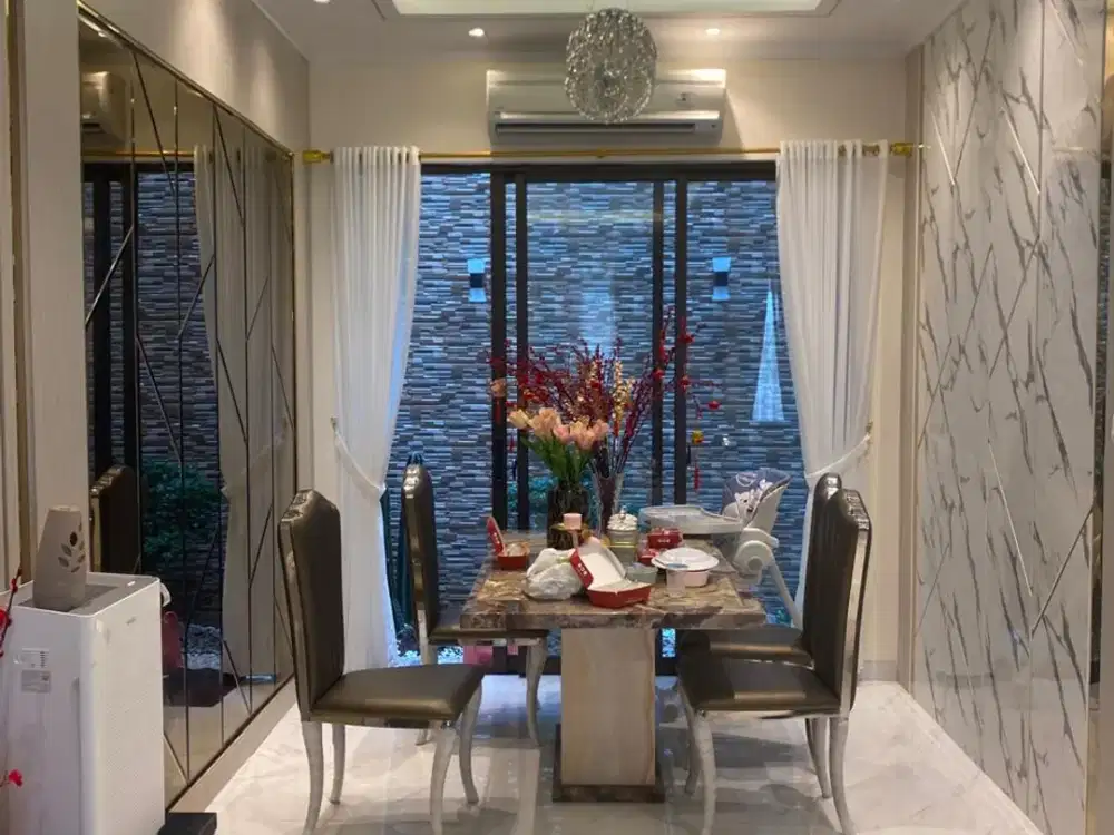 Dijual Rumah Cantik di Dakota Suvarna Sutera Furnish Nempel Ditinggal