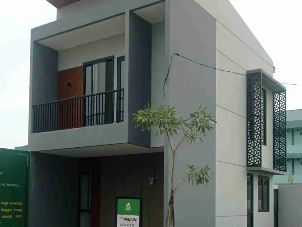 Di jual rumah 2 Lantai di Sumareco