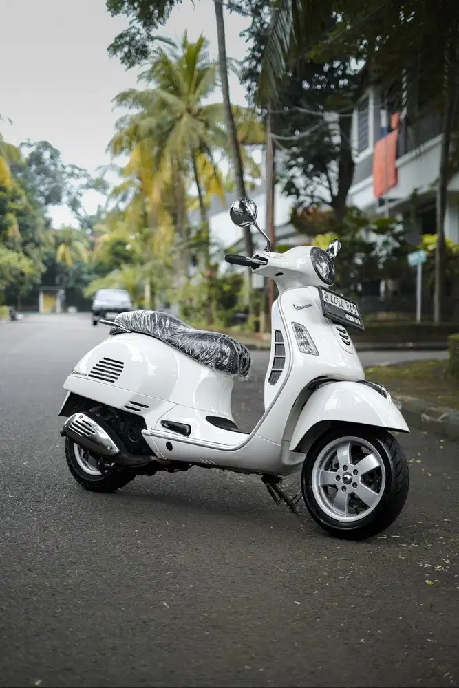 JUAL VESPA MATIC BEKAS/SECOND GTS 2014 MURAH BERGARANSI