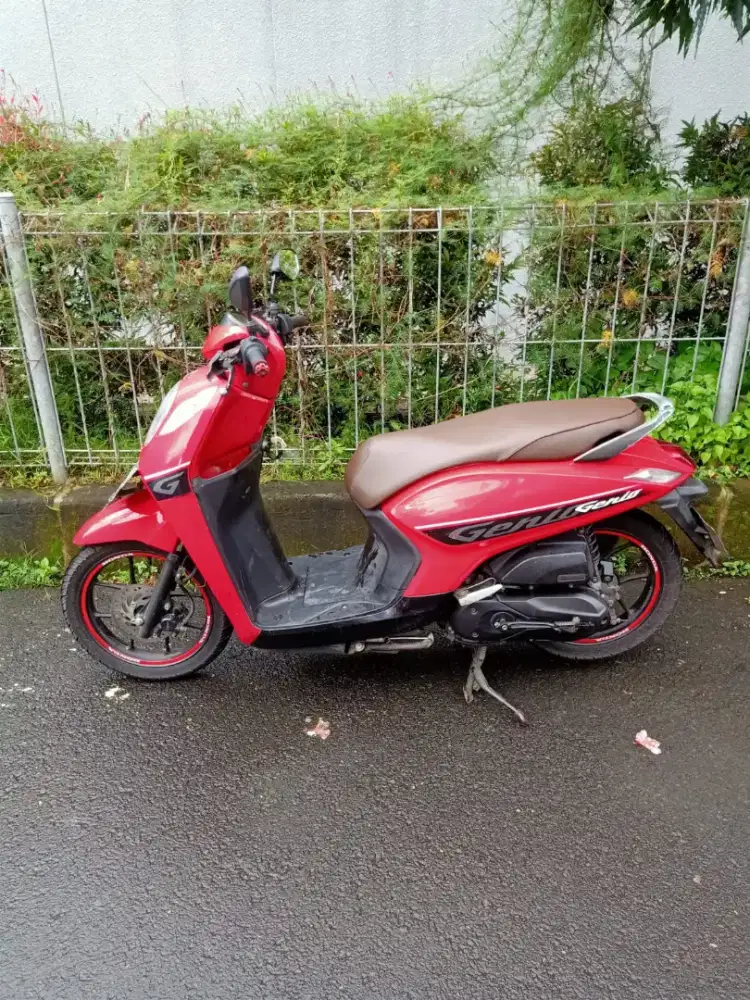 Honda genio esp Merah