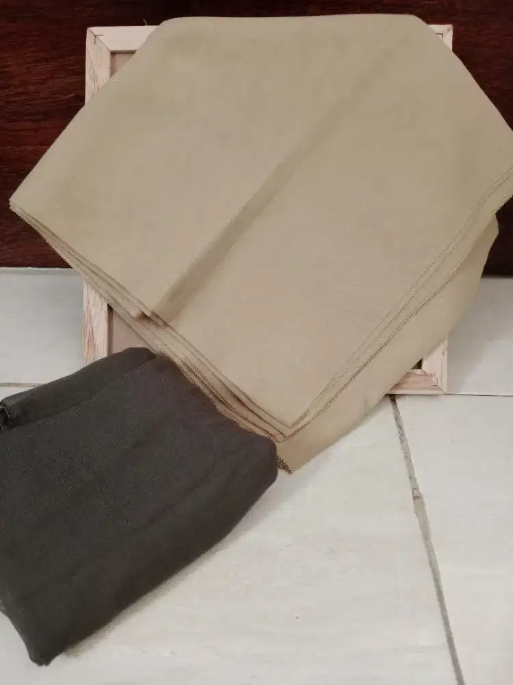 Jilbab segiempat polos warna cappucino & beige