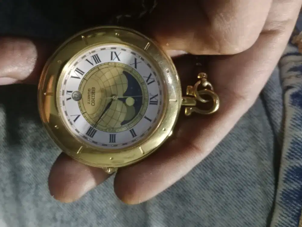 Jam saku antik masih bagus