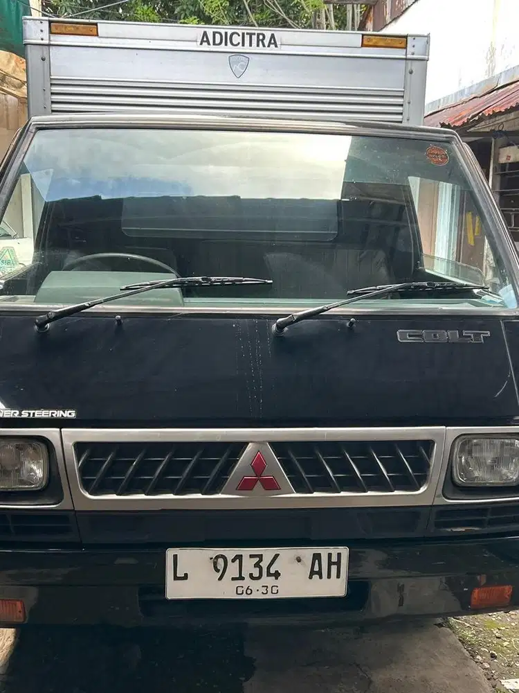 Mitsubishi L300Box  th 2010