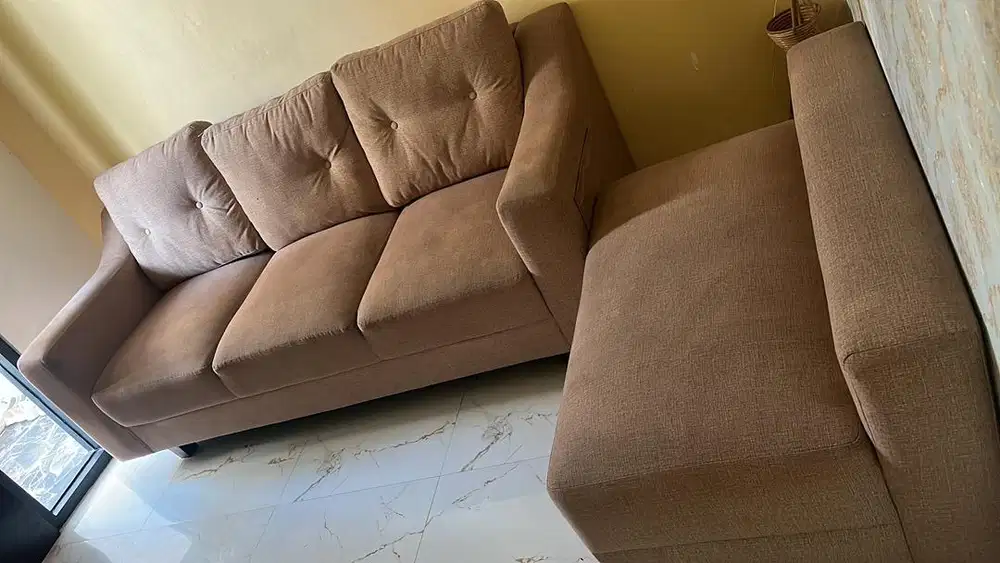 Di jual sofa + meja