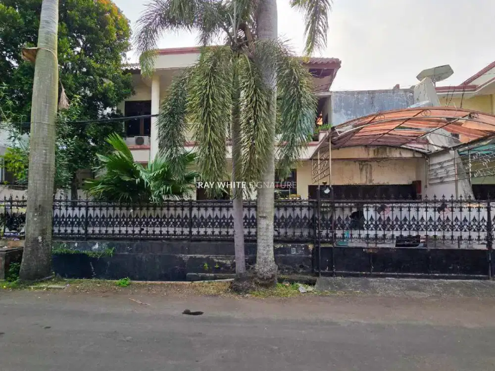Rumah Lama Lokasi Tenang Nyaman di Permata Hijau 2