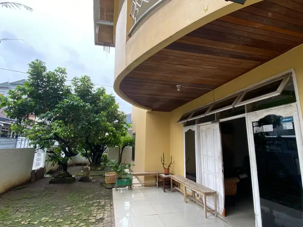 Rumah SHM Asri 10 Menit ke Stasiun Kranji 2 Lantai Hadap Timur J-43203