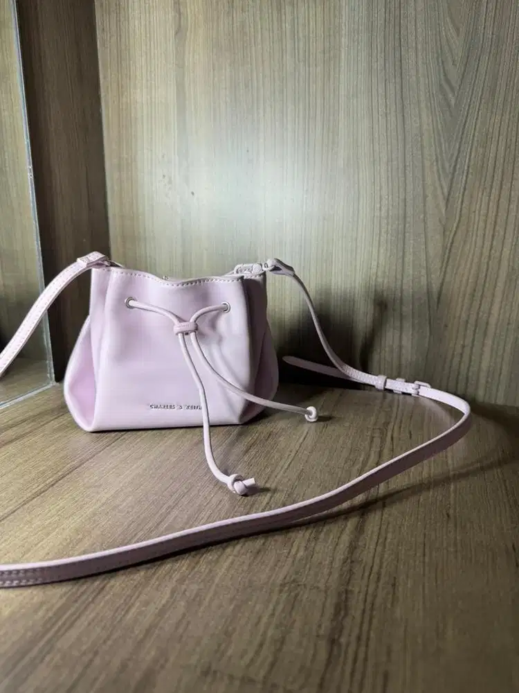 TAS ORI CHARLES & KEITH