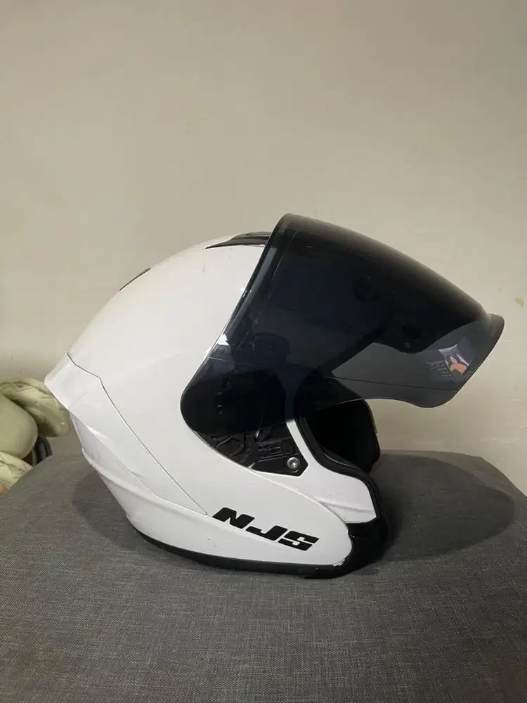 Gratis Helm half face njs minus lecet pemakaian