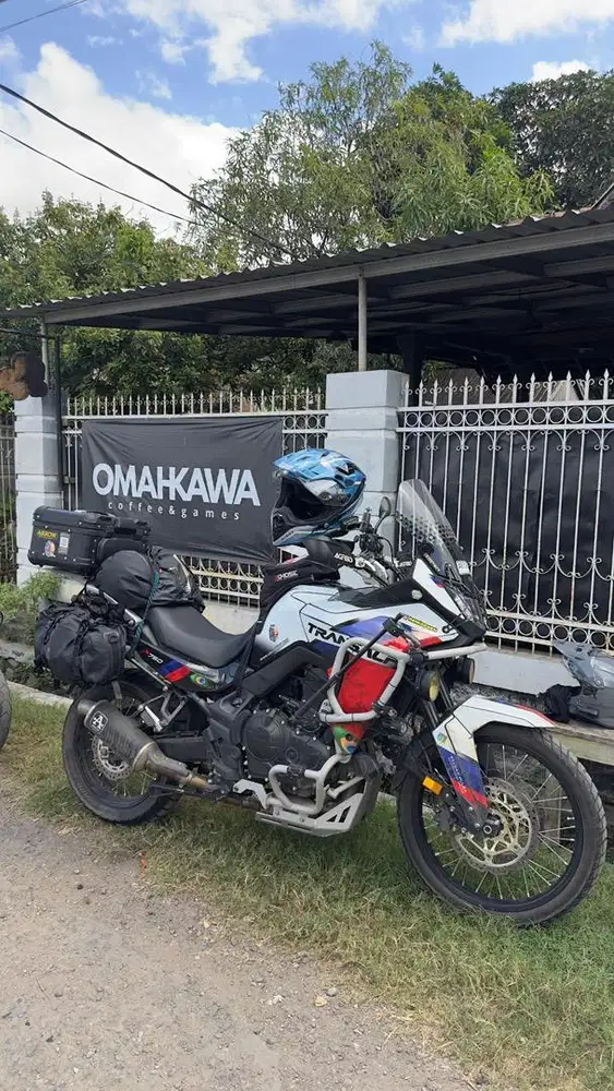 Honda Transalp 750 tangan pertama