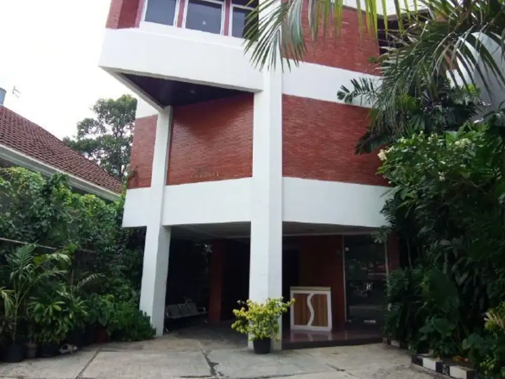 MURAH BANGET !  Dijual Gedung Kantor Strategis Siap Pakai Di Cikini