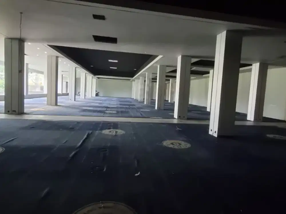 Dijual / Disewakan - Ex Showroom Depan Boulevard Serpong Raya Tangerang