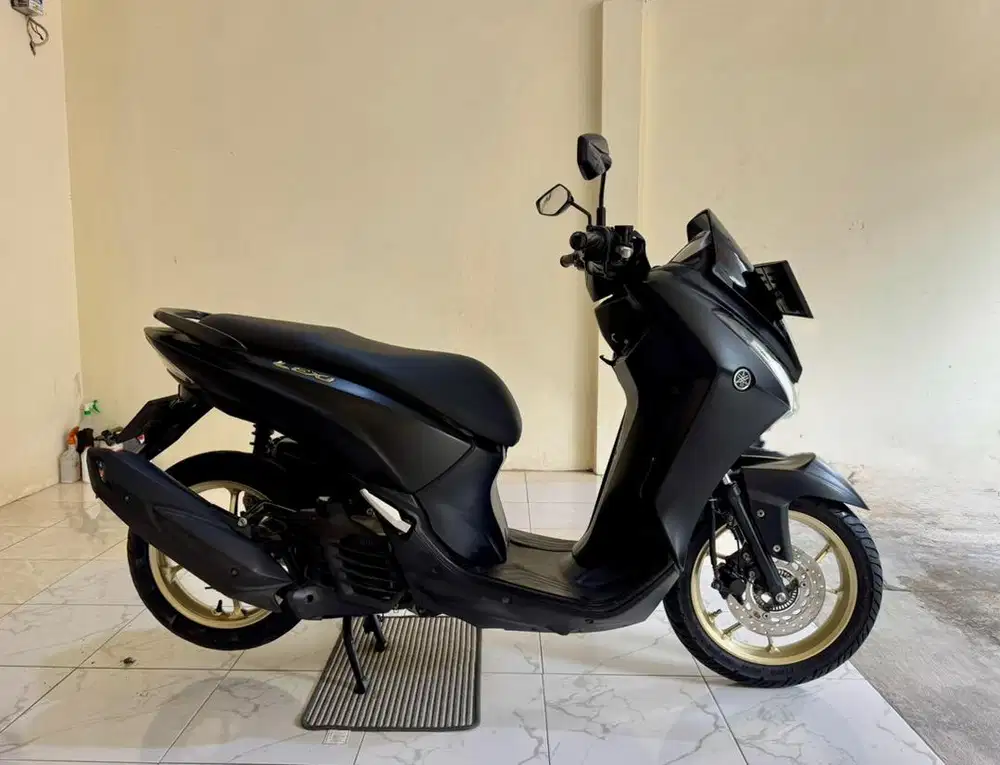 Motor Yamaha Lexi 125 VVA MULUSSS Pajak Hidup Panjang Surat Lengkap