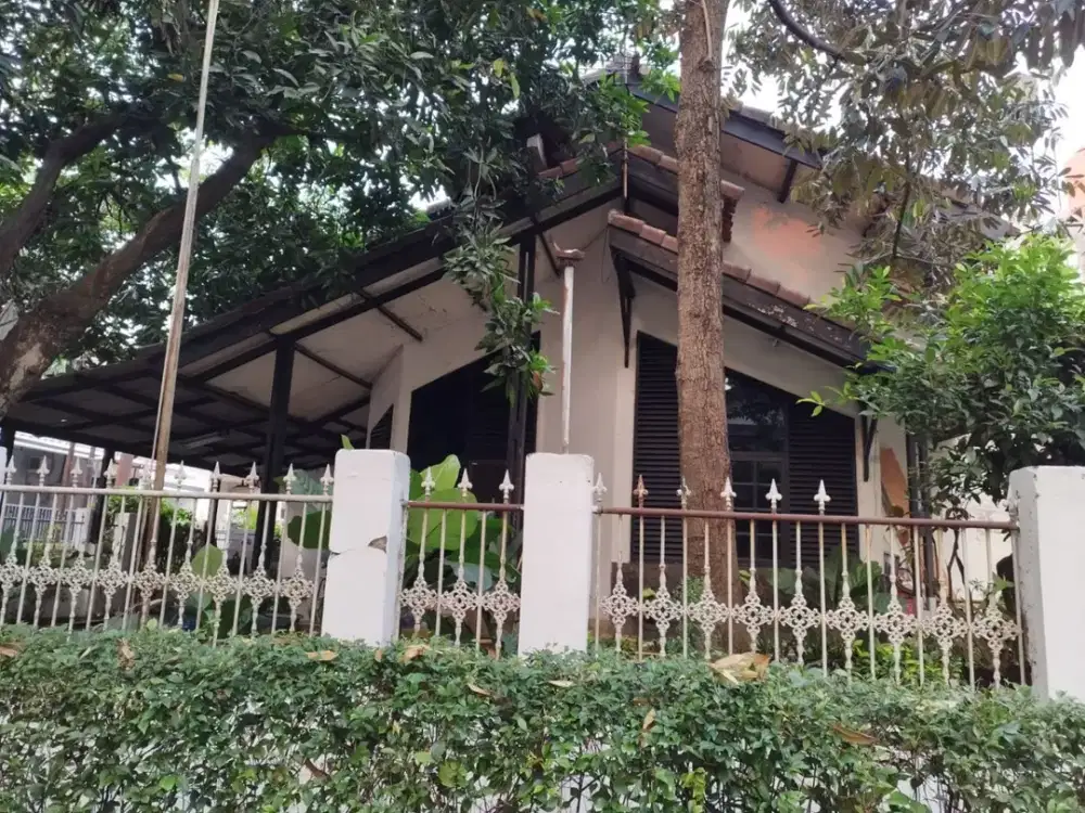 Dijual Super Murah Rumah di Puri Indah Hitung Tanah Lt.15x18m2