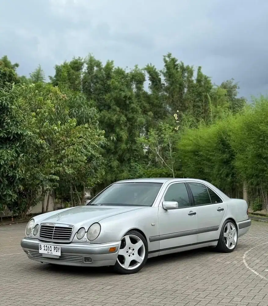 Mercedes-Benz E320 1997 Bensin