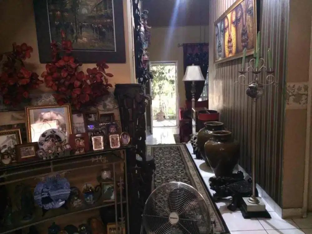 Rumah Di pinggir jalan utama cocok untuk Rumah Hunian dan Usaha Di Kencana Loka BSD